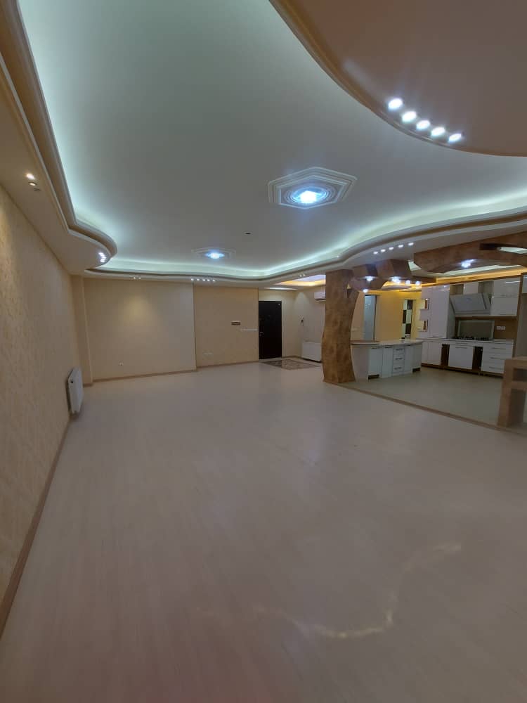 آپارتمان ۱۷۳ متری در سربالایی ولیعصر